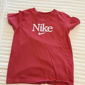 Girls Nike t shirt